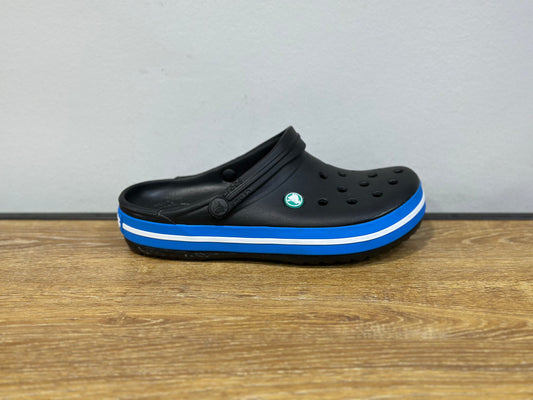 Crocs Crocband noir et bleu avec un trait blanc