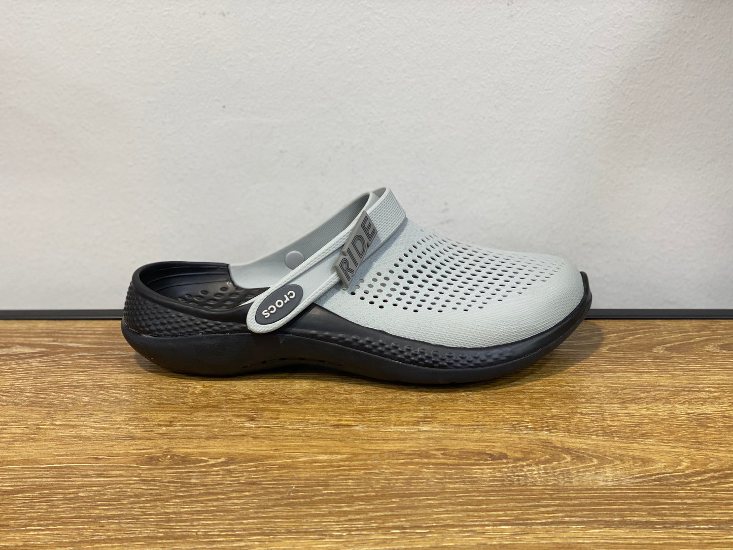 CROCS LITERIDE 360 CLOG gris et noir