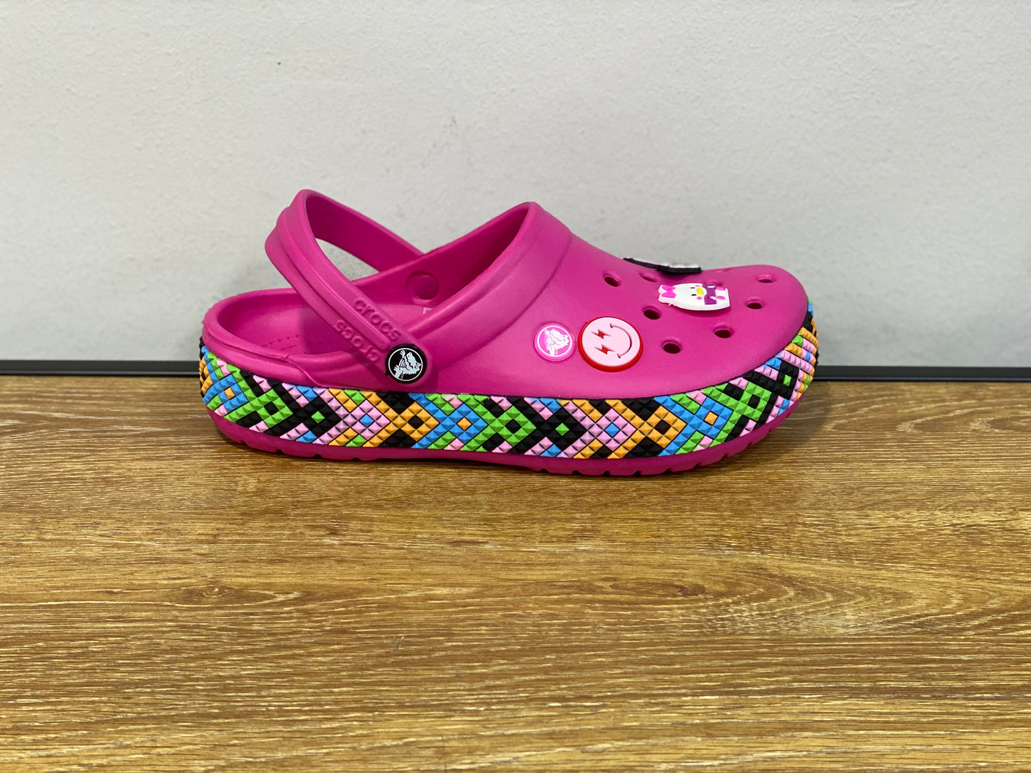 CROCS crocband relaxed fit rose fuchsia