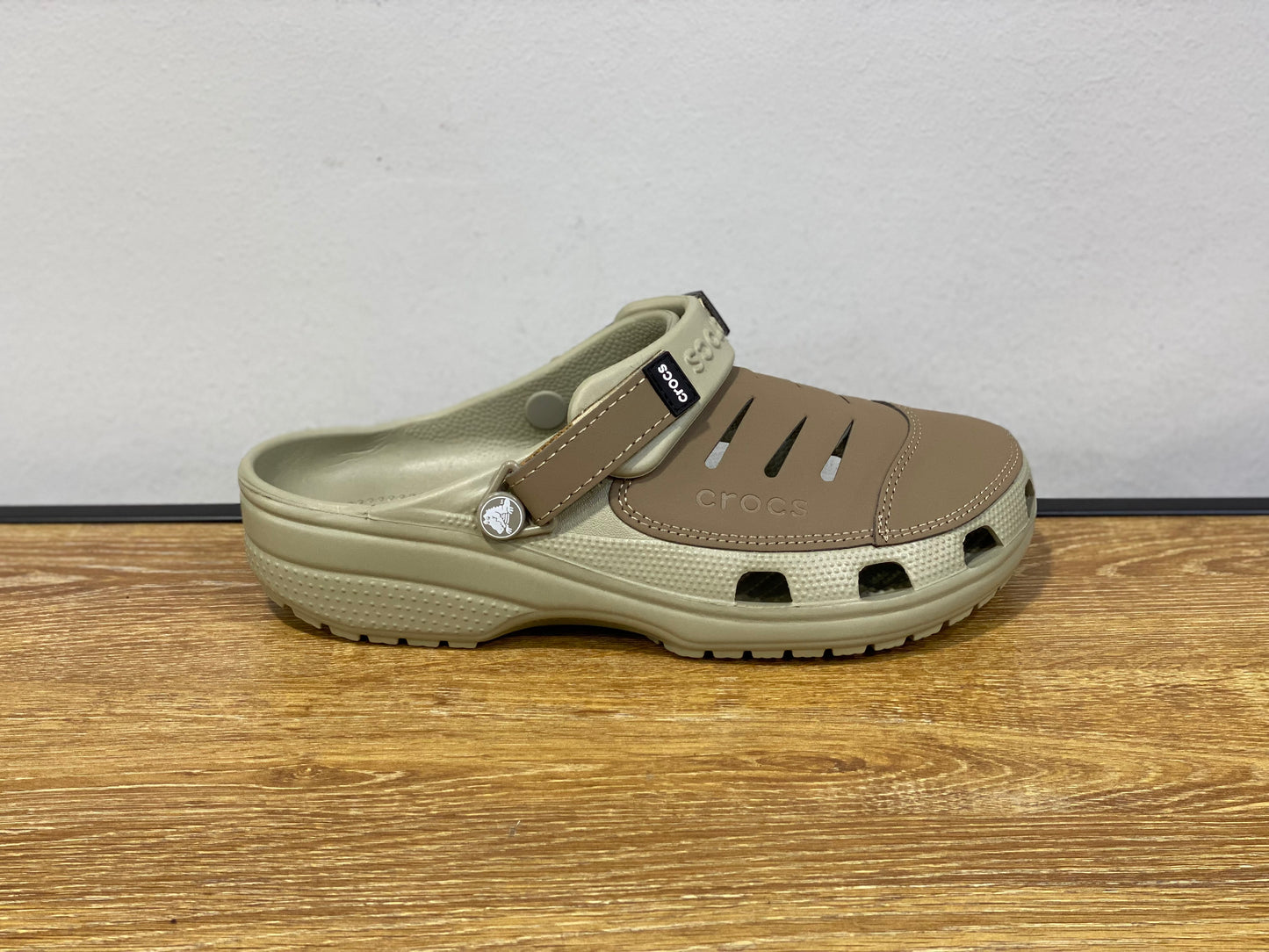 كروكس يوكون اسود