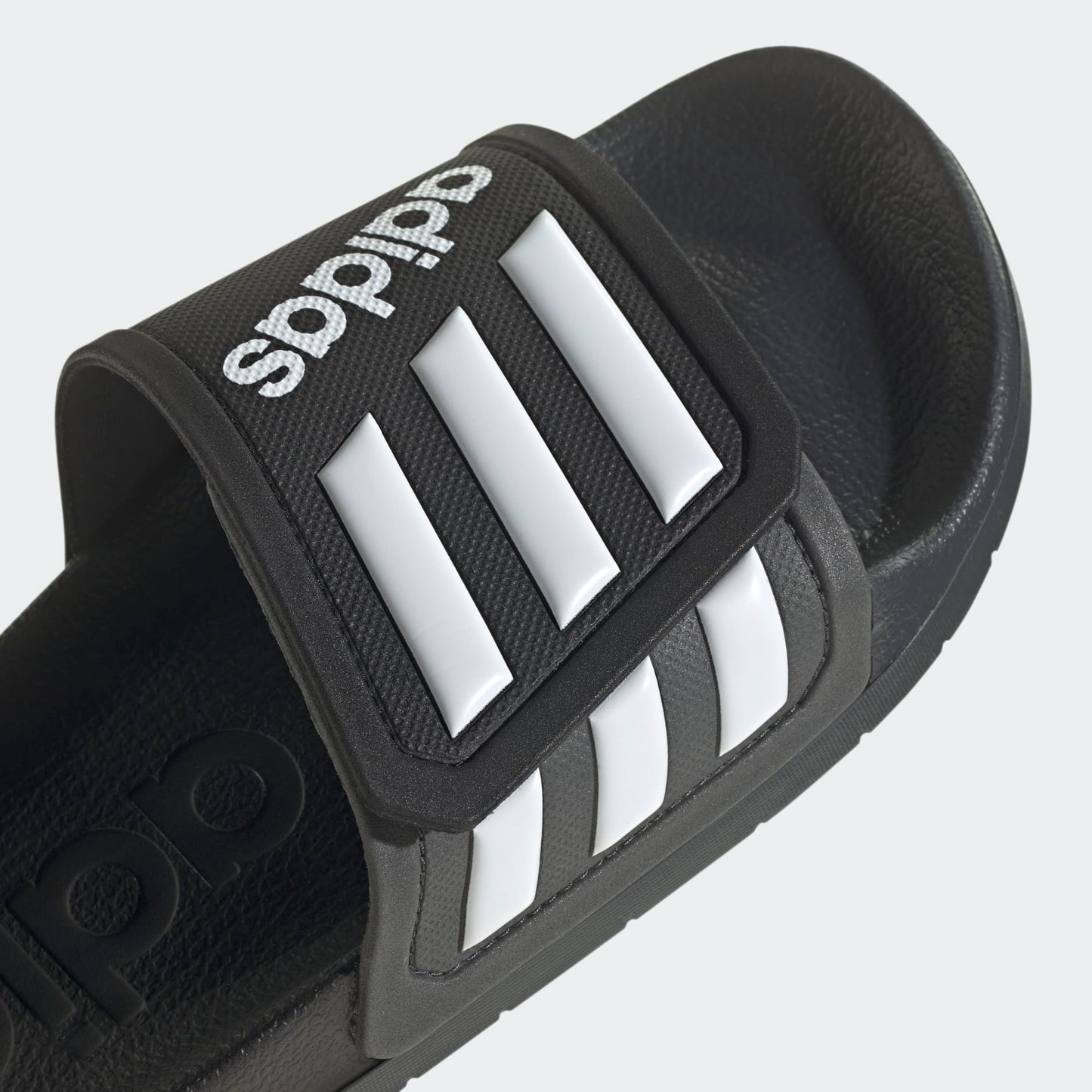 ADILETTE TND