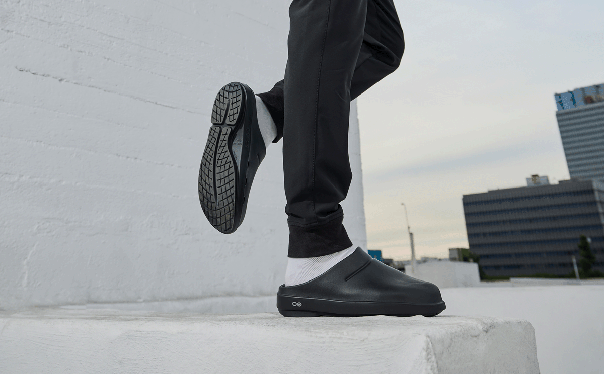 OOFOS OOAHH UNISEX-NOMAD NOIR