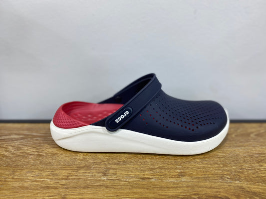 crocs bleu nuit et rouge et blanc