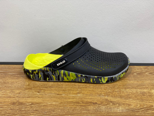 crocs noir et vert pistache et para