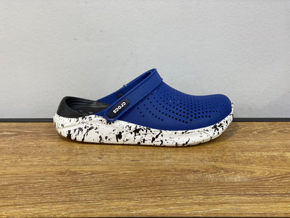 CROCS LITERIDE CLOG BLEU ET NOIR ET BLANC MOUCHETÉ