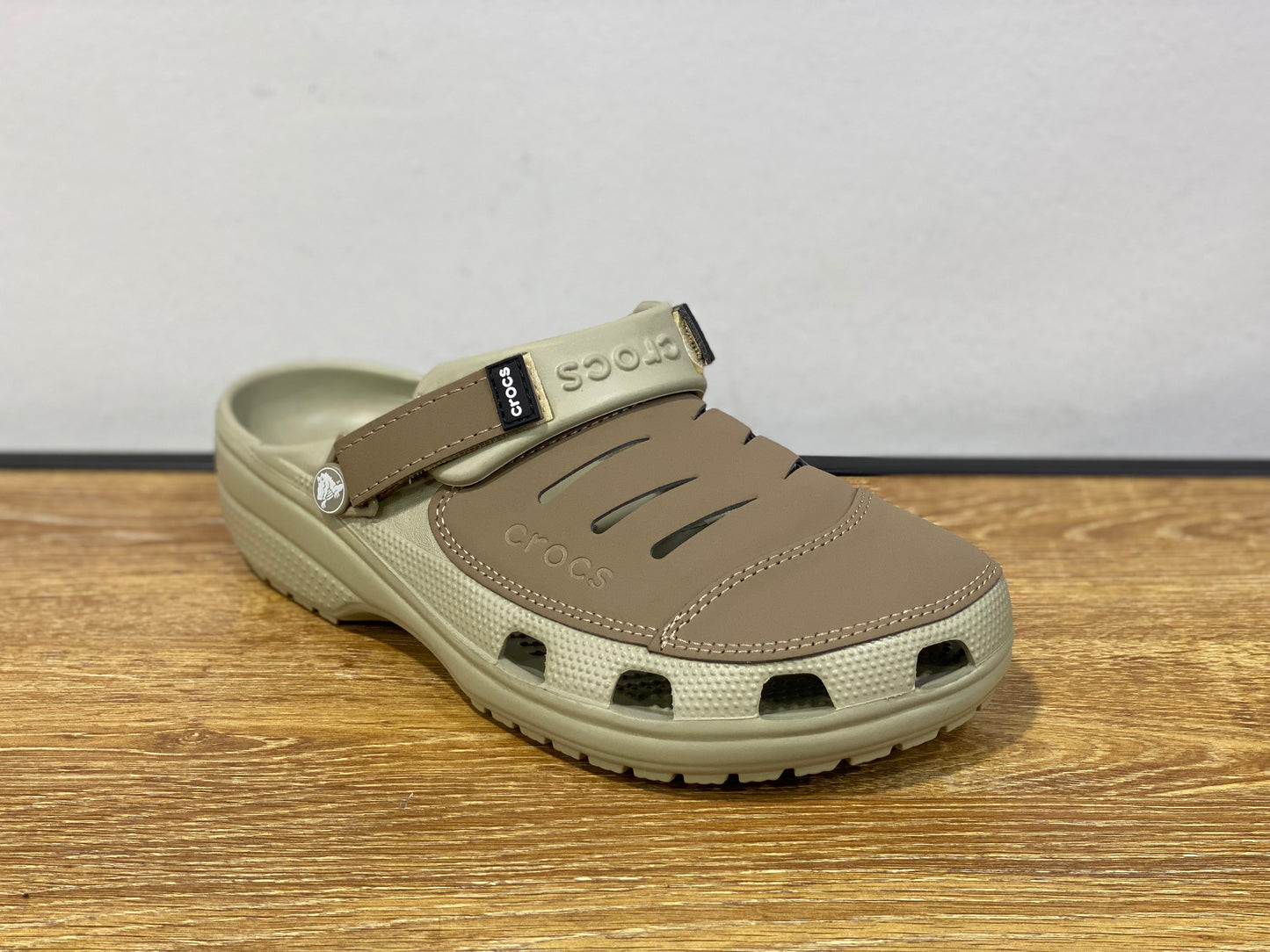 كروكس يوكون اسود