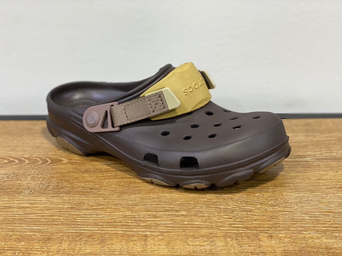 CROCS Classic All Terrain Clog marron et beige