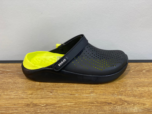 crocs noire et vert pistache