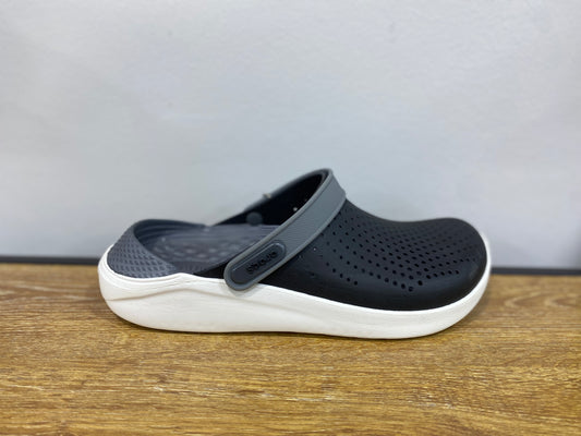 crocs noire et gris et Blanc